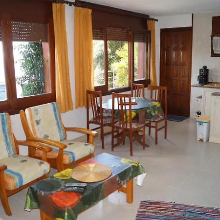 Papaya Villa Lloret de Mar